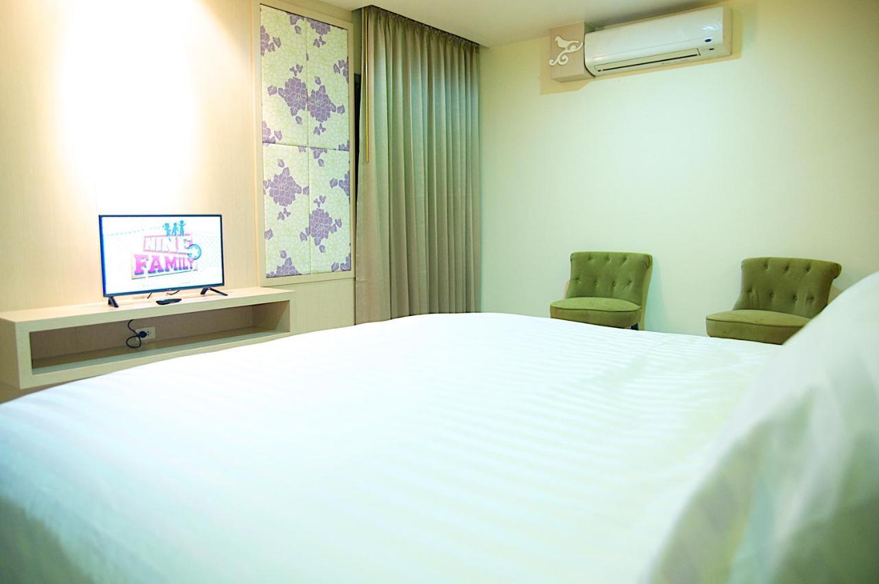 Jolly Suites&Spa Petkasem Ban Nong Khaem  Ngoại thất bức ảnh